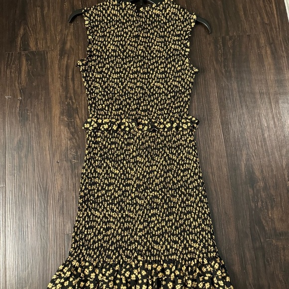 Sleeveless Faye Dress Size 2 - Picture 5 of 7